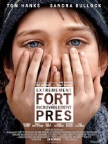 EXTREMEMENT FORT ET INCROYABLEMENT PRES