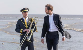 Photo 1 pour En fanfare